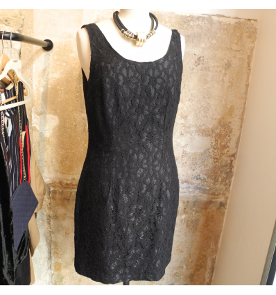 Robe en dentelle rétro noire T38 ou 40