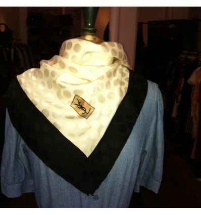 Carré Yves Saint Laurent pois vintage