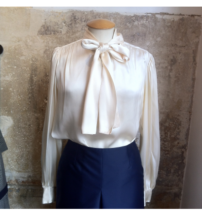 Blouse Yves Saint-Laurent lavallière soie
